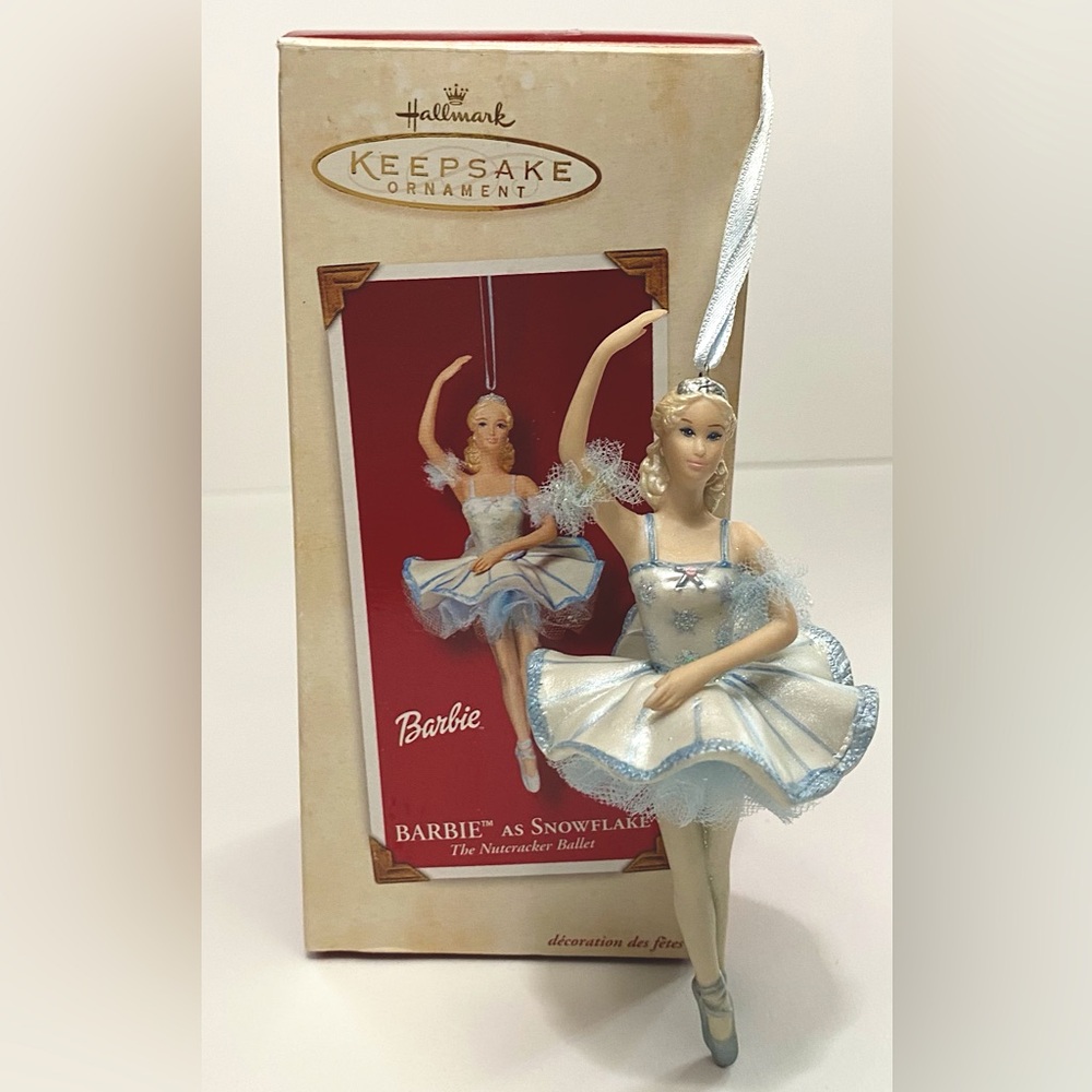 🌹🍃New In Box ~ Hallmark Keepsake 2002  “Barbie as Snowflake” Barbie Ornament